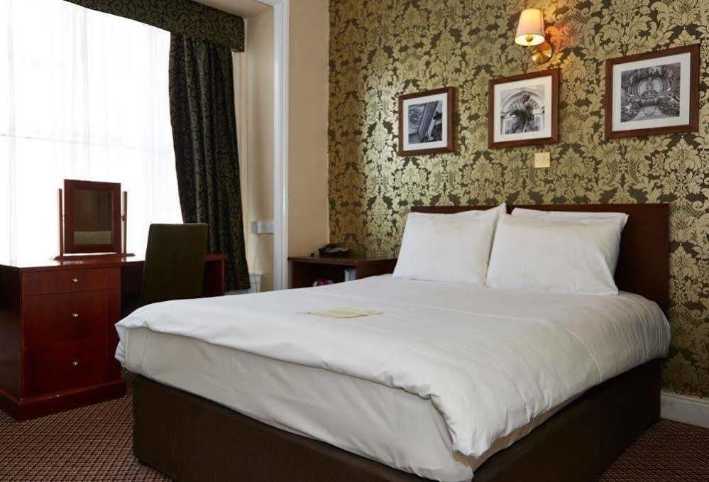 The Bell Hotel & Inn By Greene King Inns Woburn Exteriör bild