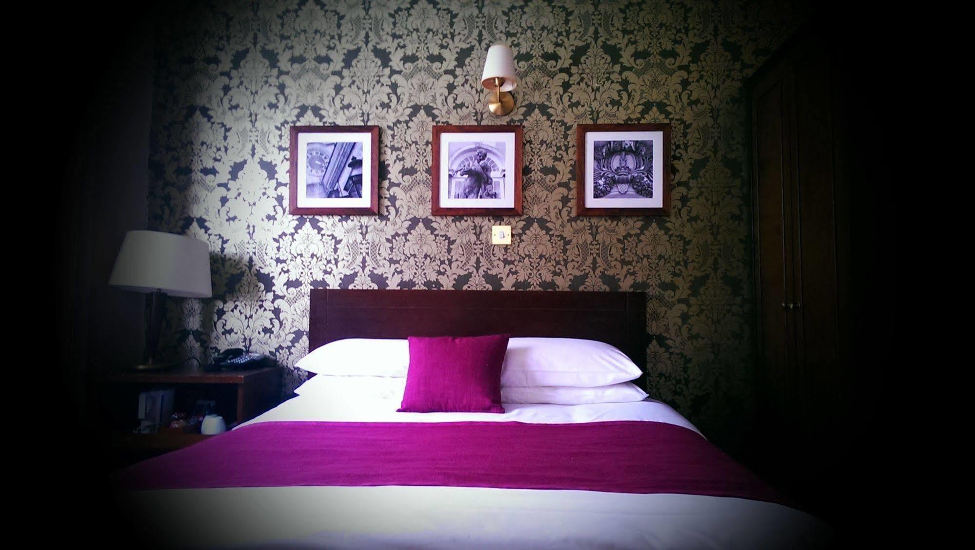 The Bell Hotel & Inn By Greene King Inns Woburn Exteriör bild